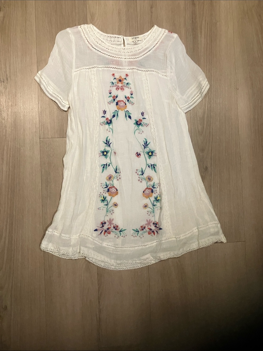 Umgee dress with embroidery size medium